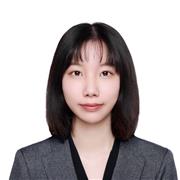 Informatik-Tutor, der Kinder oder Schüler aller Altersgruppen unterrichtet